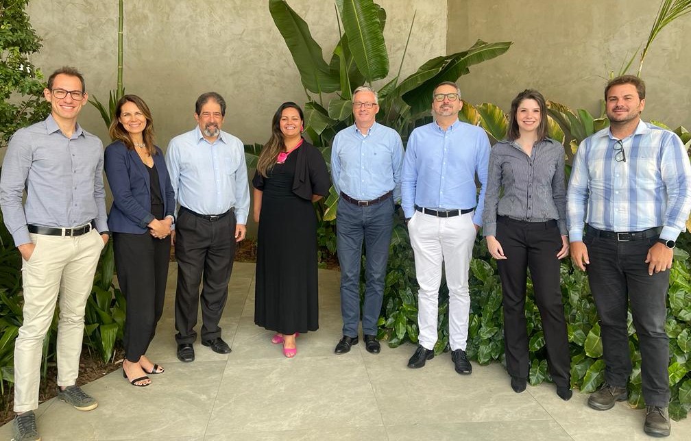 Parafix Brasil team management